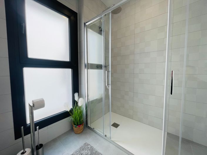 Image No.28-5 Bed Townhouse for sale