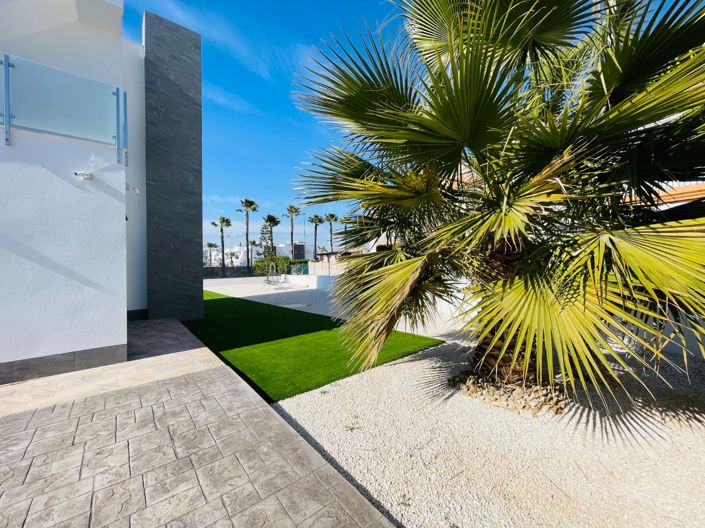 Image No.4-5 Bed Townhouse for sale