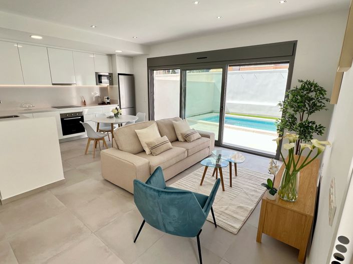 Image No.5-3 Bed Townhouse for sale