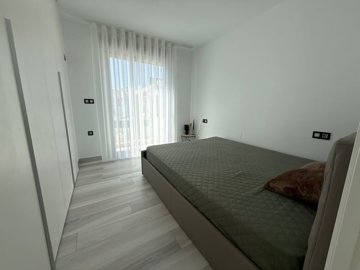 o1jkip2jpg10e3f4gjvt1157150c4n