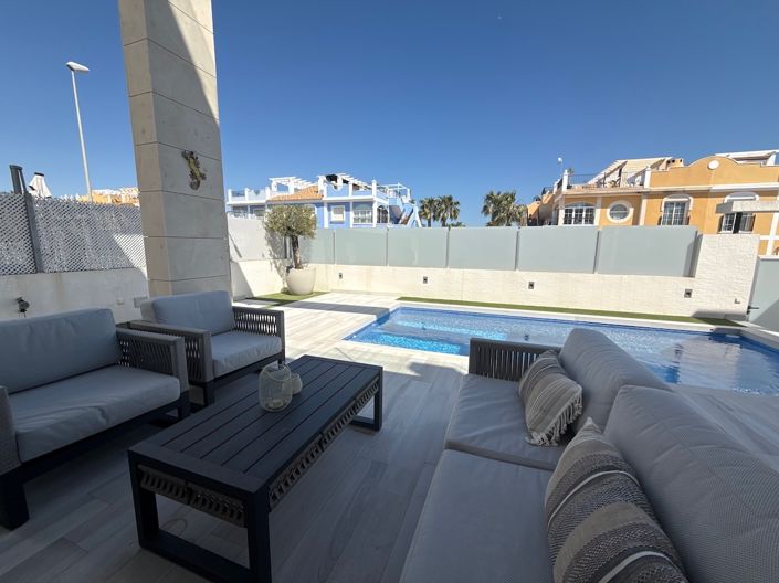 Image No.21-Villa de 4 chambres à vendre à Lomas de Cabo Roig