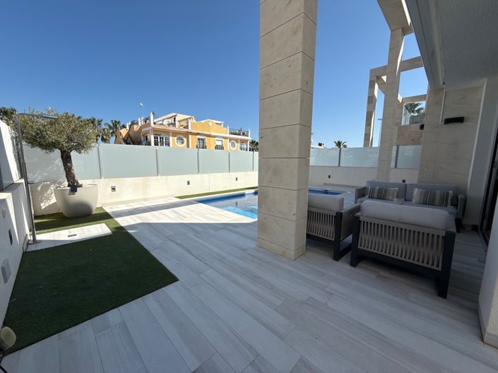 Image No.22-Villa de 4 chambres à vendre à Lomas de Cabo Roig