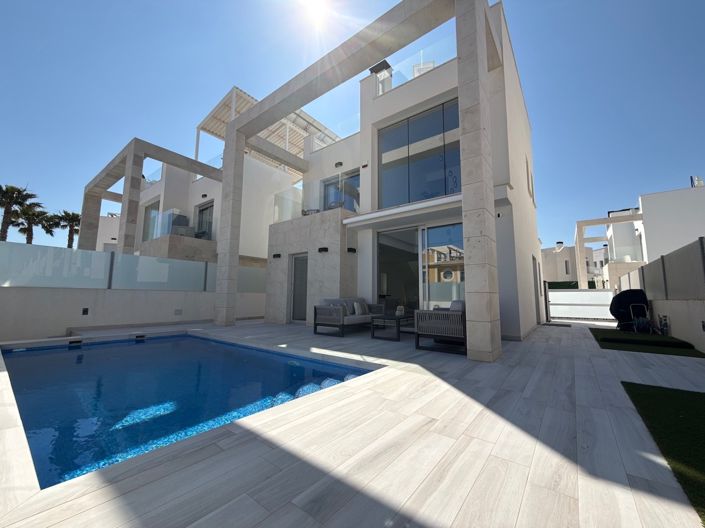 Image No.31-Villa de 4 chambres à vendre à Lomas de Cabo Roig