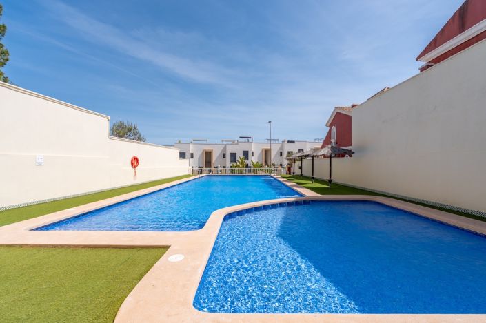 Image No.2-3 Bed Villa for sale