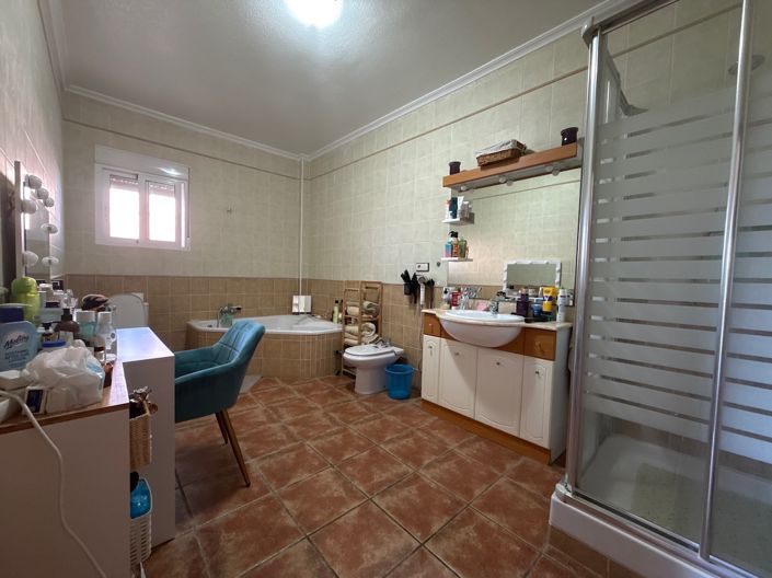 Image No.10-3 Bed Villa for sale