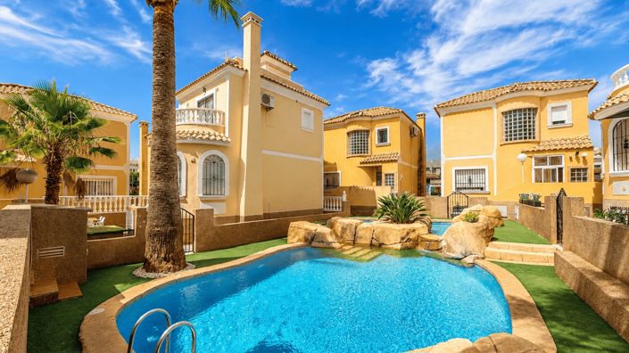 Image No.3-3 Bed Villa for sale