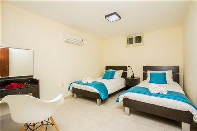 luxury-villa-neo-chorio-bedroom-3