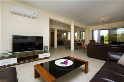 luxury-villa-neo-chorio-living-room