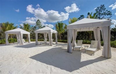 Cabana-Lounge-Area
