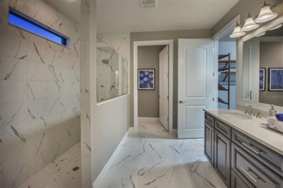 Pinnacle-Walk-in-Shower