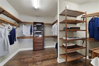 Pinnacle-Walk-in-Wardrobe