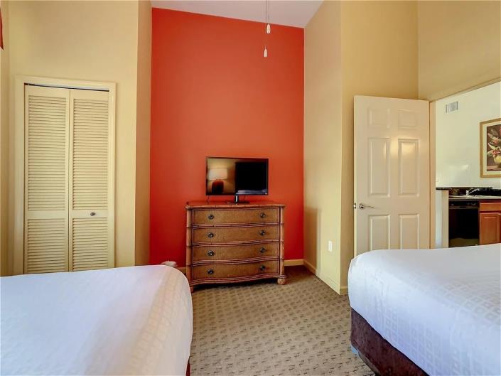 2 Bedrooms condo for sale in Lake Buena Vista Great Location Close