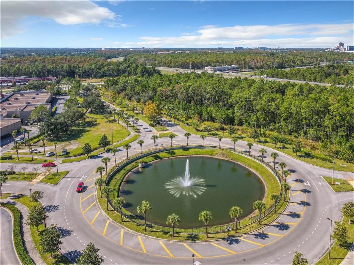 2 Bedrooms condo for sale in Lake Buena Vista Great Location Close