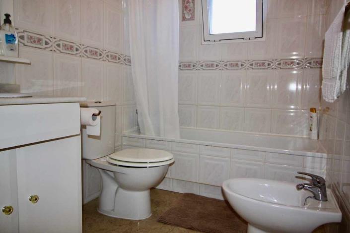 Image No.25-3 Bed Villa / Detached for sale