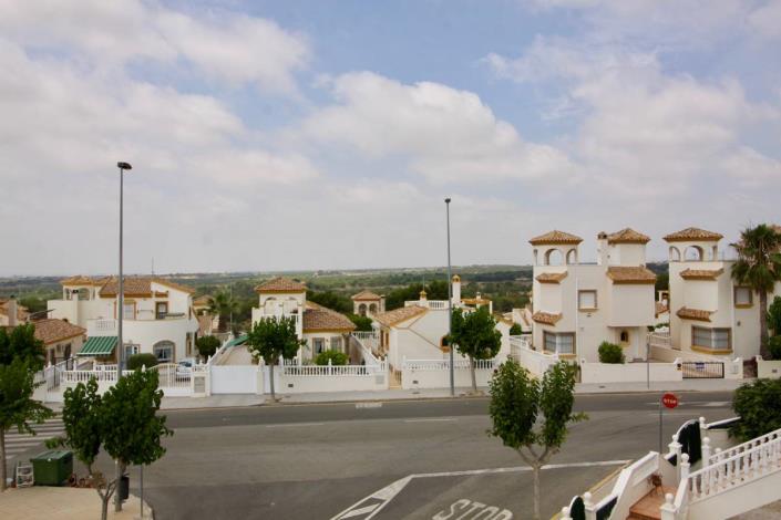 Image No.31-3 Bed Villa / Detached for sale