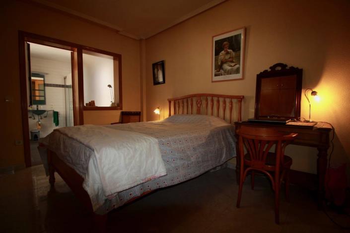 Image No.19-4 Bed Villa / Detached for sale