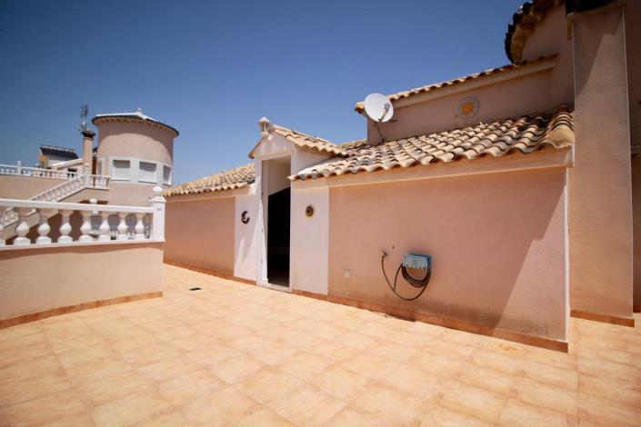 Image No.22-4 Bed Villa / Detached for sale
