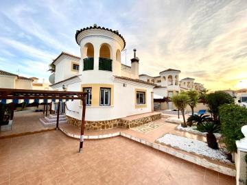 3 Bed Villa / Detached for sale
