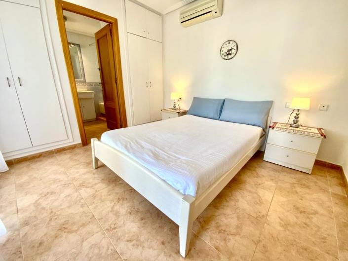 Image No.10-3 Bed Villa / Detached for sale