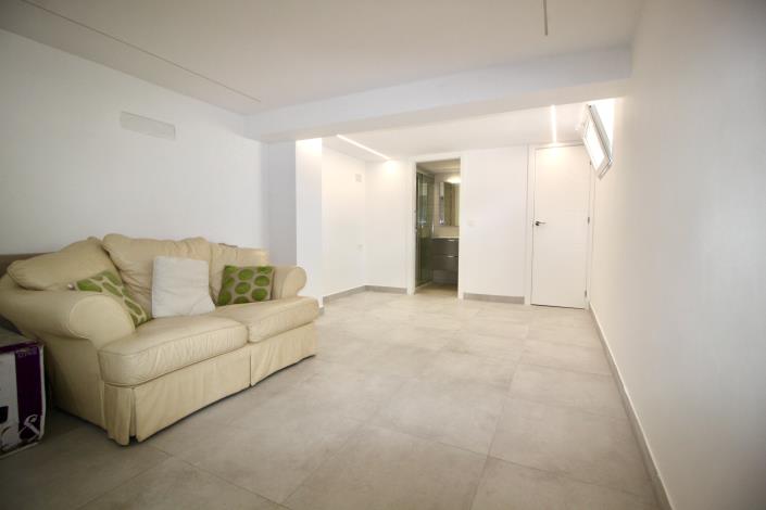 Image No.24-3 Bed Apartment for sale