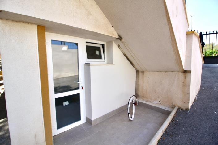 Image No.21-3 Bed Apartment for sale