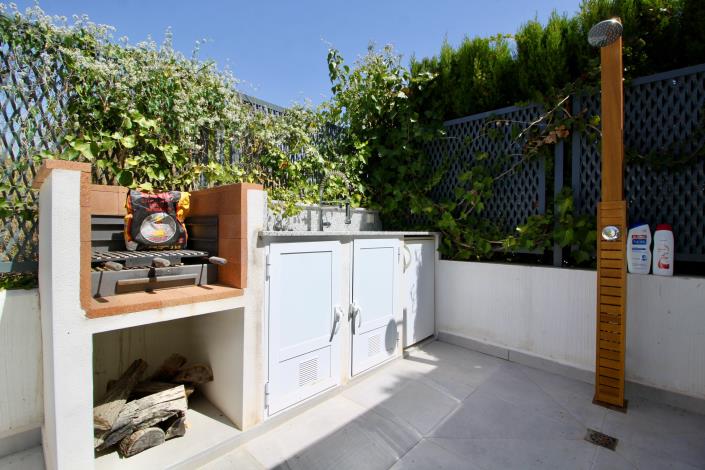 Image No.8-2 Bed Villa for sale