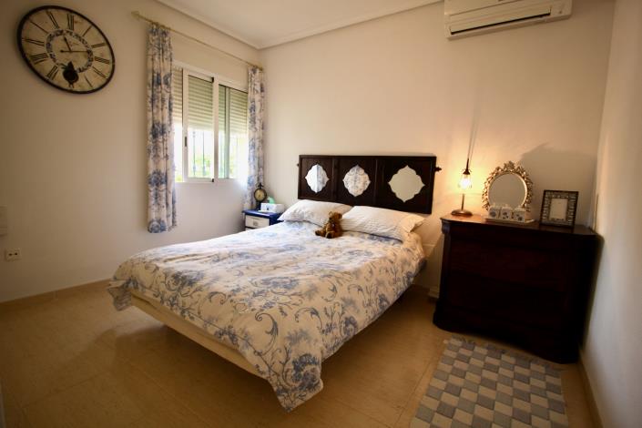 Image No.12-2 Bed Villa / Detached for sale