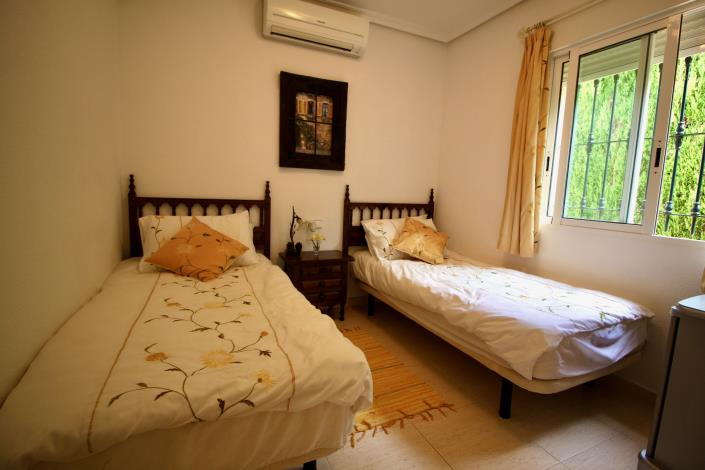 Image No.15-2 Bed Villa / Detached for sale