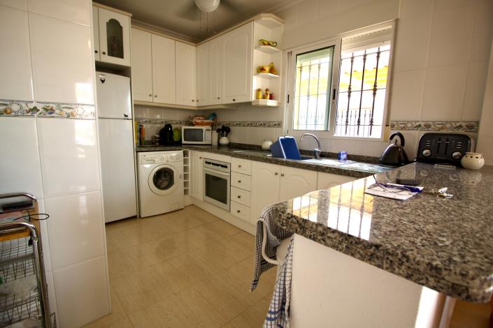 Image No.8-2 Bed Villa / Detached for sale