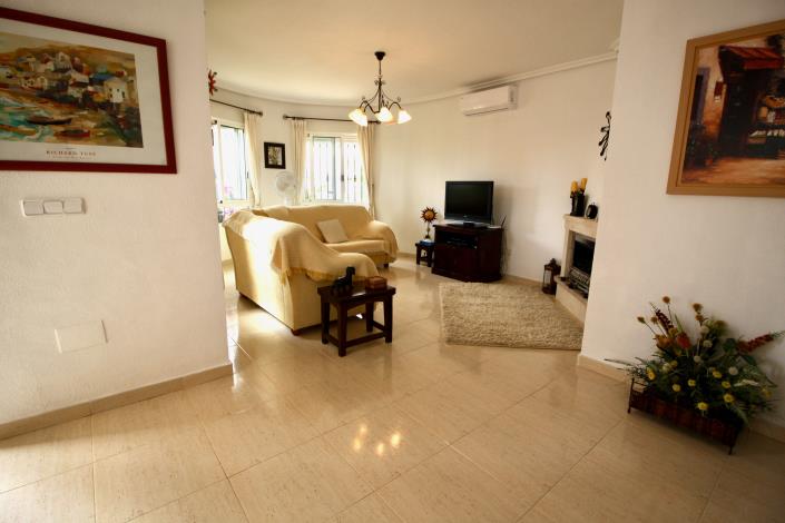 Image No.9-2 Bed Villa / Detached for sale