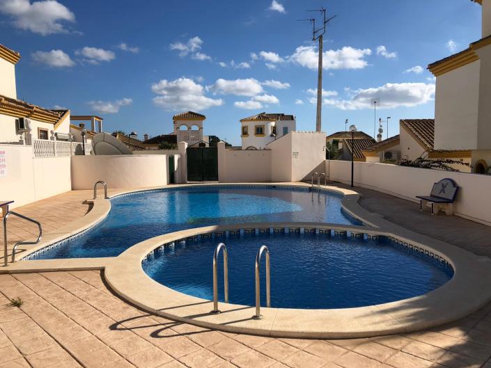 Image No.25-2 Bed Villa / Detached for sale