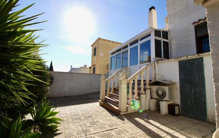 Image No.32-3 Bed Villa / Detached for sale