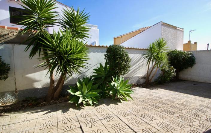 Image No.10-3 Bed Villa / Detached for sale