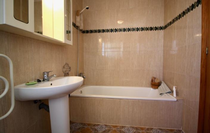 Image No.41-3 Bed Villa / Detached for sale