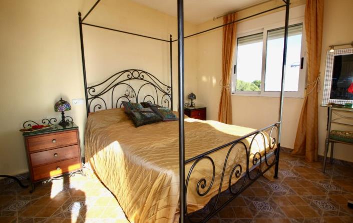 Image No.42-3 Bed Villa / Detached for sale