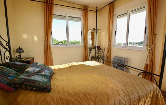 Image No.43-3 Bed Villa / Detached for sale