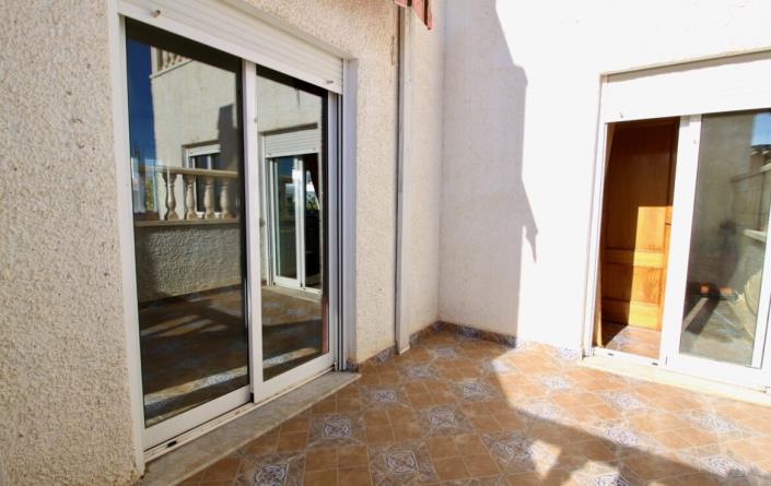 Image No.39-3 Bed Villa / Detached for sale