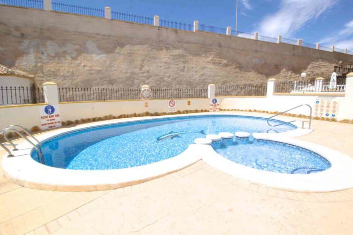 Image No.12-2 Bed Townhouse for sale