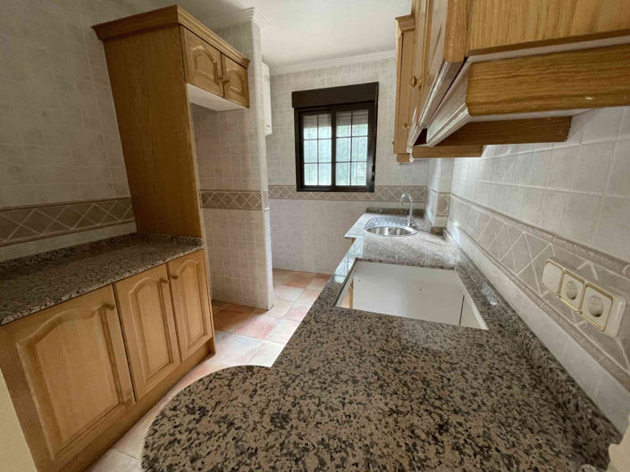 Image No.4-2 Bed Townhouse for sale