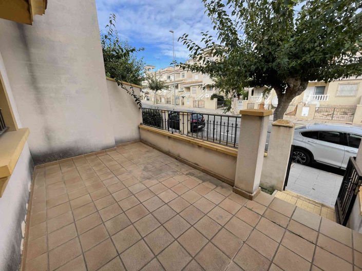 Image No.6-2 Bed Townhouse for sale