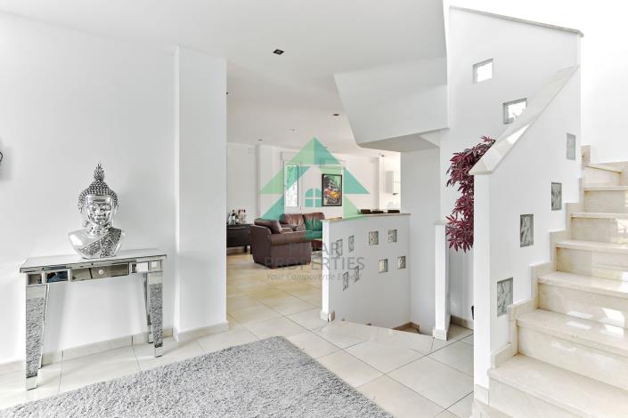 Image No.4-6 Bed Villa / Detached for sale