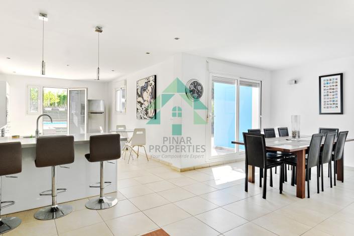 Image No.9-6 Bed Villa / Detached for sale