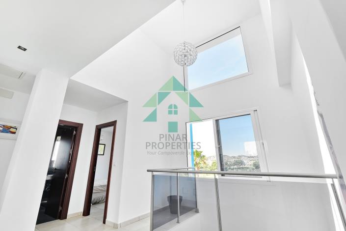 Image No.12-6 Bed Villa / Detached for sale