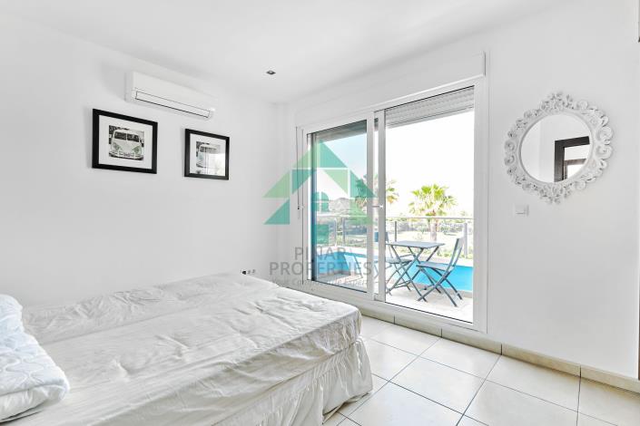 Image No.39-6 Bed Villa / Detached for sale