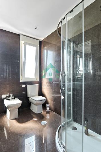 Image No.35-6 Bed Villa / Detached for sale