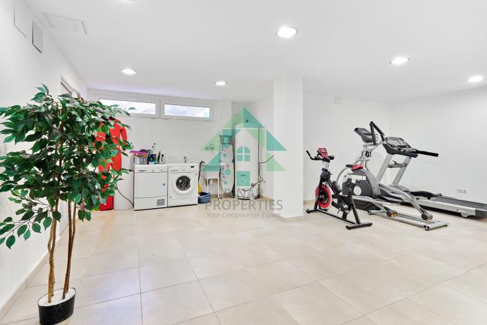 Image No.43-6 Bed Villa / Detached for sale