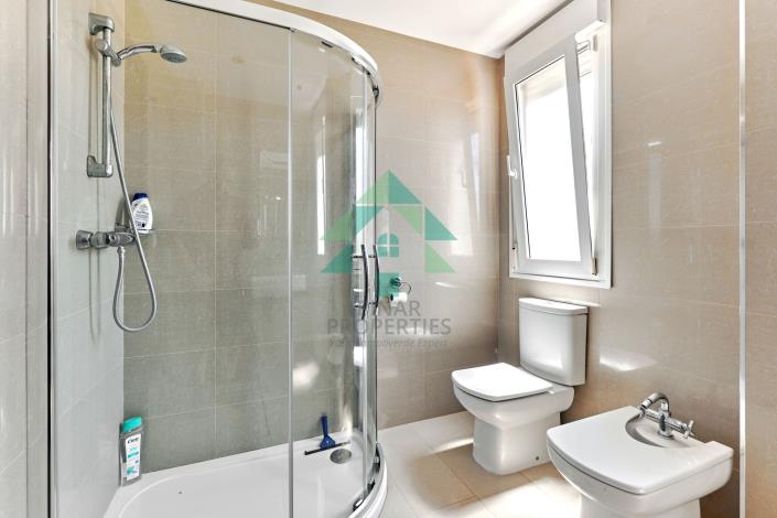 Image No.42-6 Bed Villa / Detached for sale