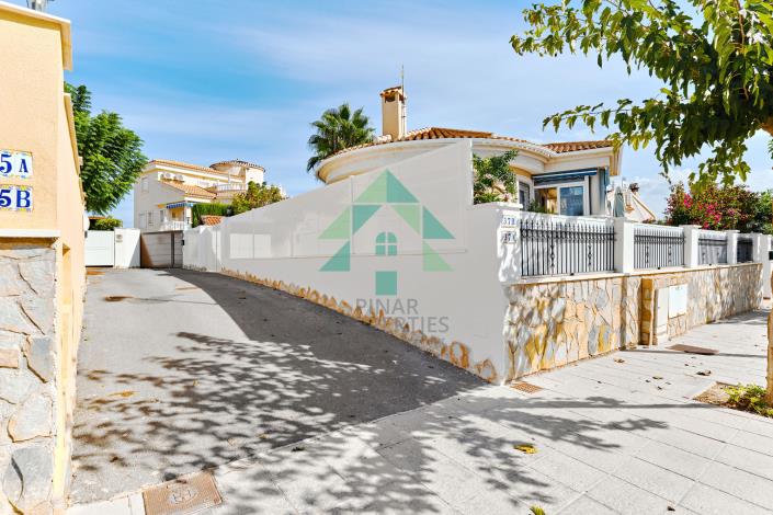 Image No.43-2 Bed Villa / Detached for sale