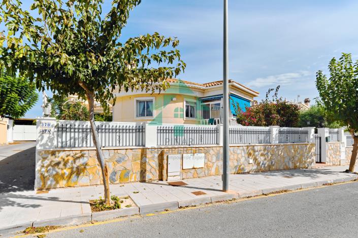 Image No.44-2 Bed Villa / Detached for sale