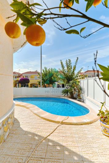 Image No.38-2 Bed Villa / Detached for sale